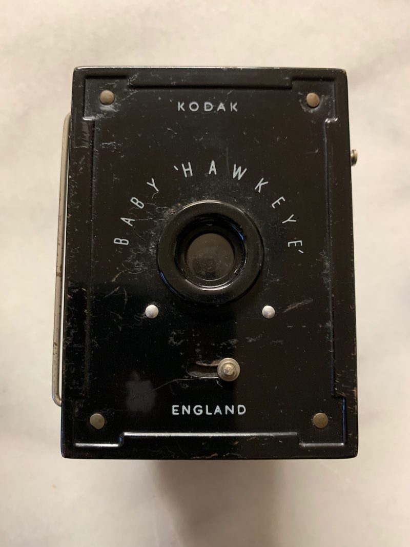IMG 2021 Kodak Baby Hawkeye (Hawkeye Ace) Made in 1936 127 film camera with working shutter