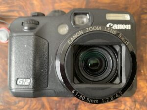 Canon Powershot G12 Front